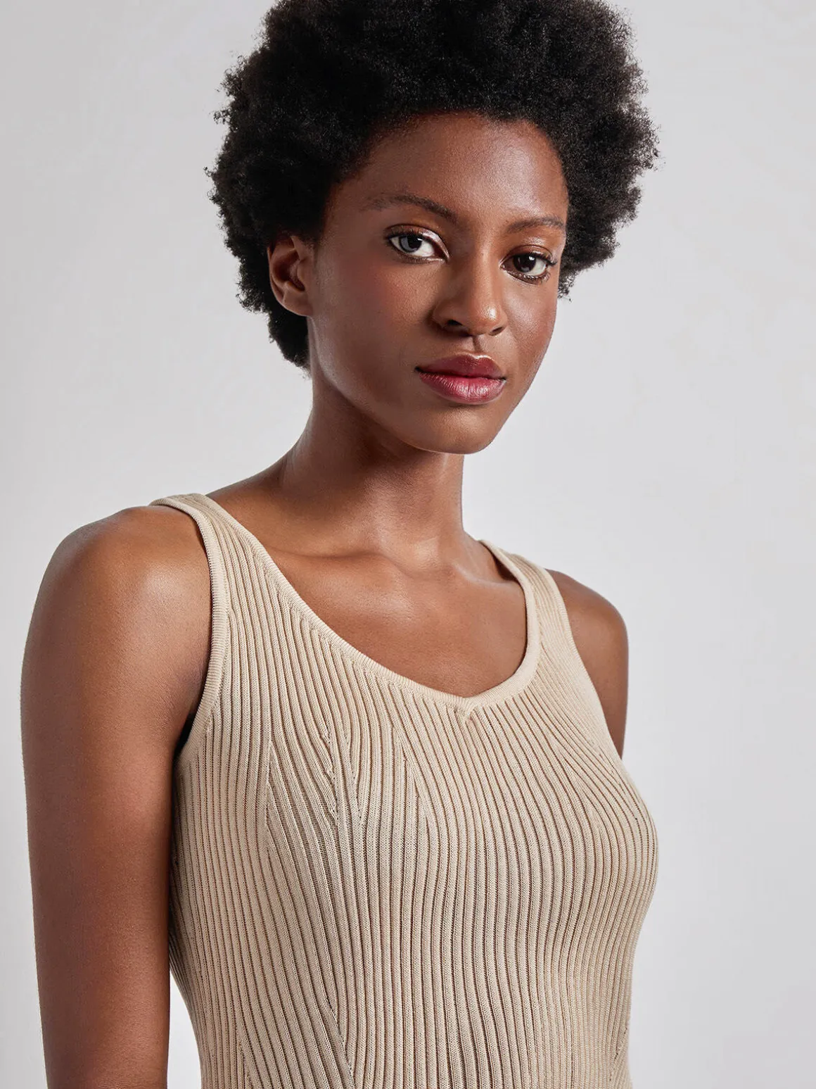 Shaped Ribbed Knit V-Neck Tank